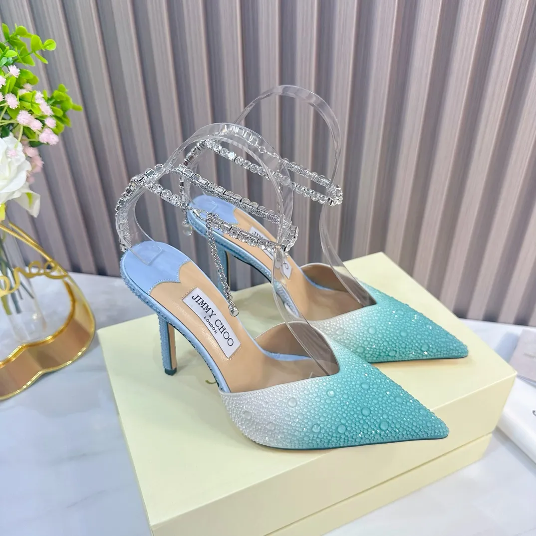 👟👟Ex-factory price 720👟👟 JIMMY CHOO (Jimmy CHOO) 💝💝💝 is a very comprehensive and noble fashion lifestyle brand. It has a series of women's high-heeled, medium-heeled, flat-heeled sandals with the same strap from major fashion bloggers and celebrities in Hong Kong and the United States.  The Australian pointed toe, round toe and square toe series are simply beautiful. Fall in love with elegance and playful sense of the future. Just by looking at them, you want to own them immediately, but you can really think about a pair of exquisite high heels~~~~~~~~~~~~~~~~~ 💝This series is specially designed for extraordinary and indifferent ladies, thus creating a unique overall effect, Jimmy Choo Design products that inspire women to move forward and show their charm💝💝💝 1⃣️Material: Imported silk hot diamond 2⃣️Inner: Imported Italian lambskin, super soft and delicate 3⃣️Outsole: Imported Italian original original color genuine leather outsole Heel height 10.cm (8.5/6.5cm can be made) 4⃣️Code number: 35-39 (34.40.41.42 customized)